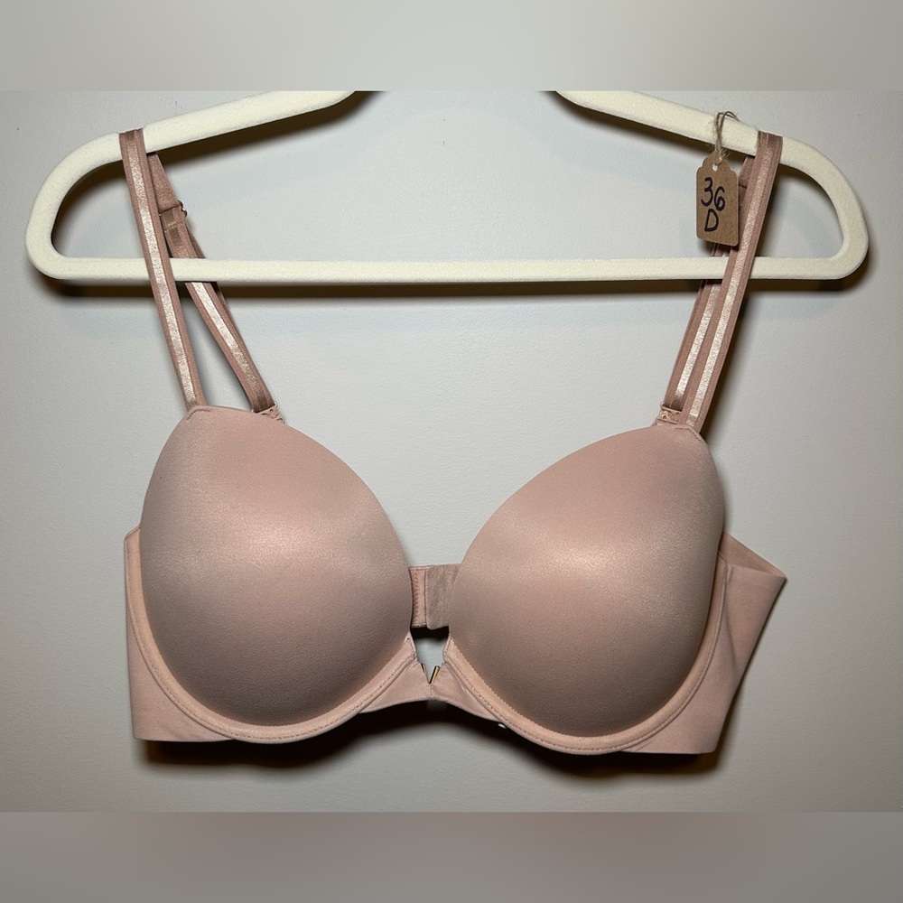 Victoria’s Secret Push-Up‎ Bra Nude Beige Underwire Adjustable Straps Smooth 36D